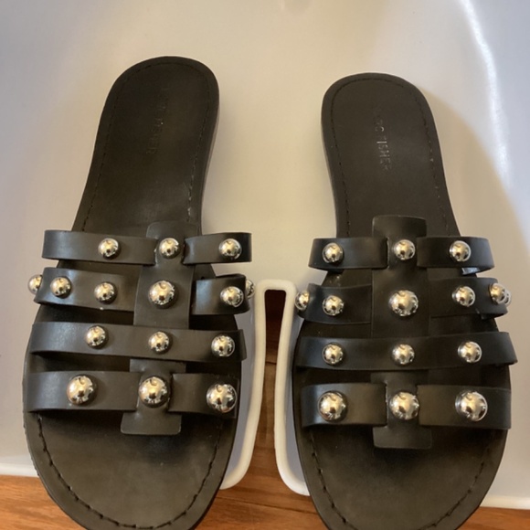 MARC JACOBS BLACK SILVER STUDDED  SANDAL ( PREOWNED) Size 10 - Picture 1 of 8